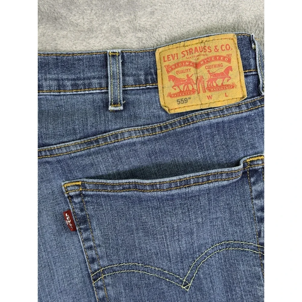 Levis Jeans Mens 44x30 Blue Medium Wash‎ Distressed Denim 559 Relaxed Straight